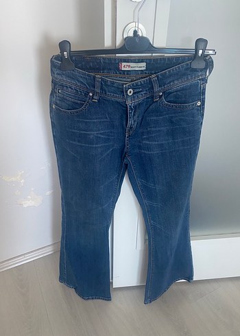 Levis 479 jean
