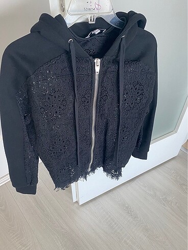 Twist Twist dantel detaylı hoodie
