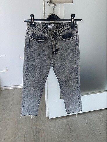 Twist slim fit jean