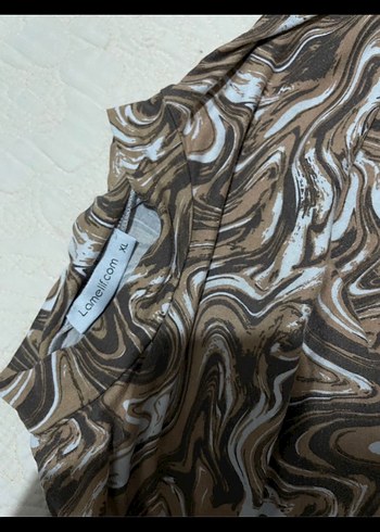 Kahverengi Boğazlı Kadın Bluz - Görsel 3