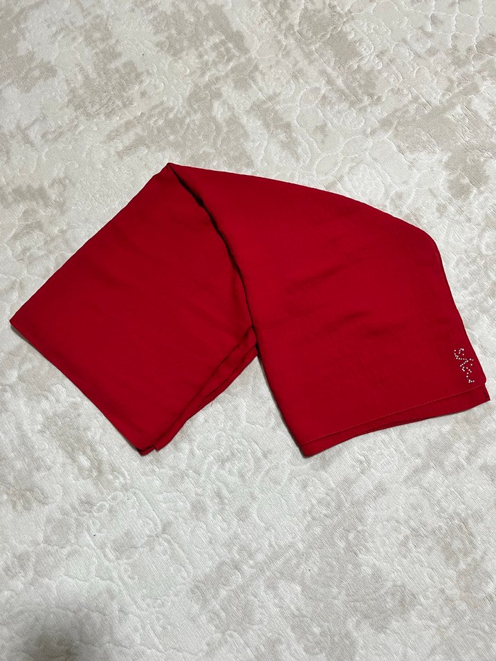 Kırmızı tesettür şal - Görsel 2