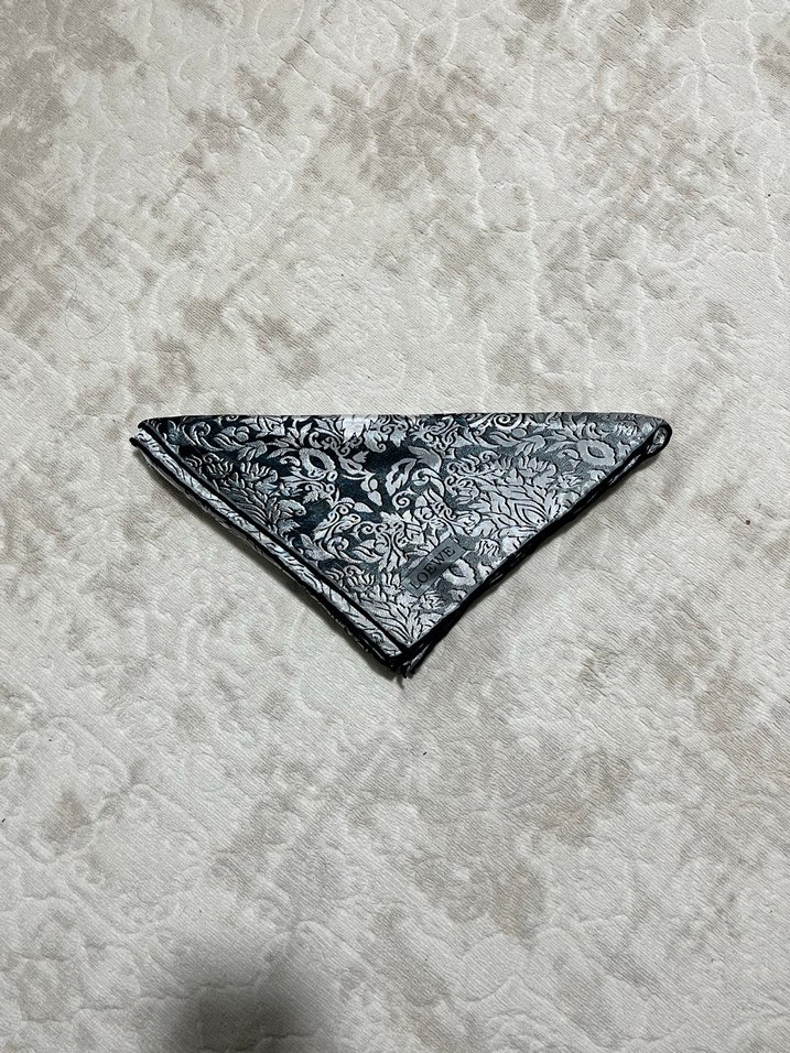 Gri kadın eşarp - Görsel 2