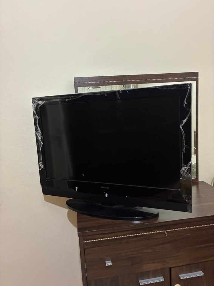 Siyah Beko 82 EKRAN TV - Görsel 2