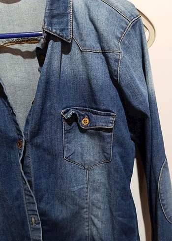 Düğmeli Uzun Kollu Mavi Denim Kadın Gömlek - Görsel 7