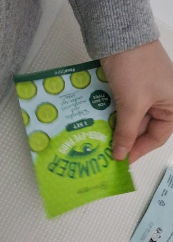 Salatalık Özlü Göz Maskesi - Görsel 4