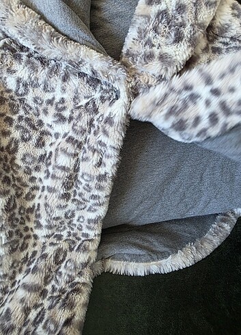 Peluş Pelerin - Görsel 3