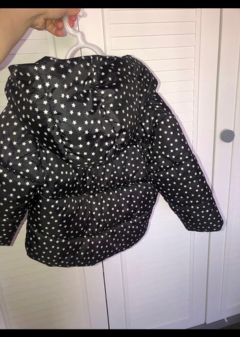 Kız Çocuk Siyah Yıldız Desenli Mont - Görsel 2