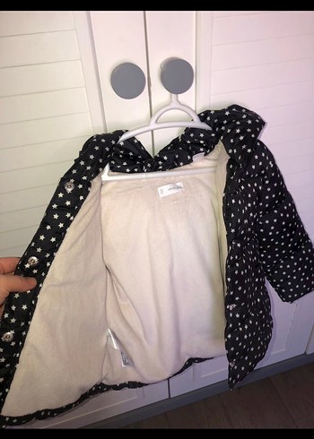 Kız Çocuk Siyah Yıldız Desenli Mont - Görsel 3