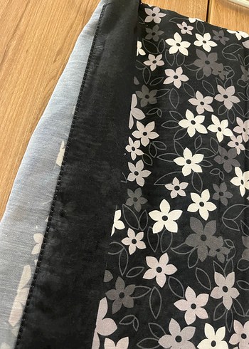 Kadın Gri Çiçek Desenli Şal - Görsel 2