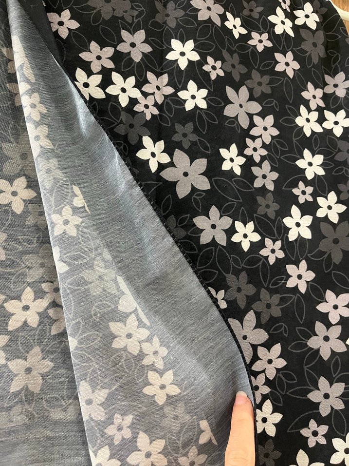 Kadın Gri Çiçek Desenli Şal - Görsel 3