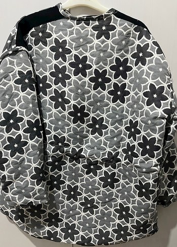 Gri Çiçek Desenli Kadın Düğmeli Ceket - Görsel 2