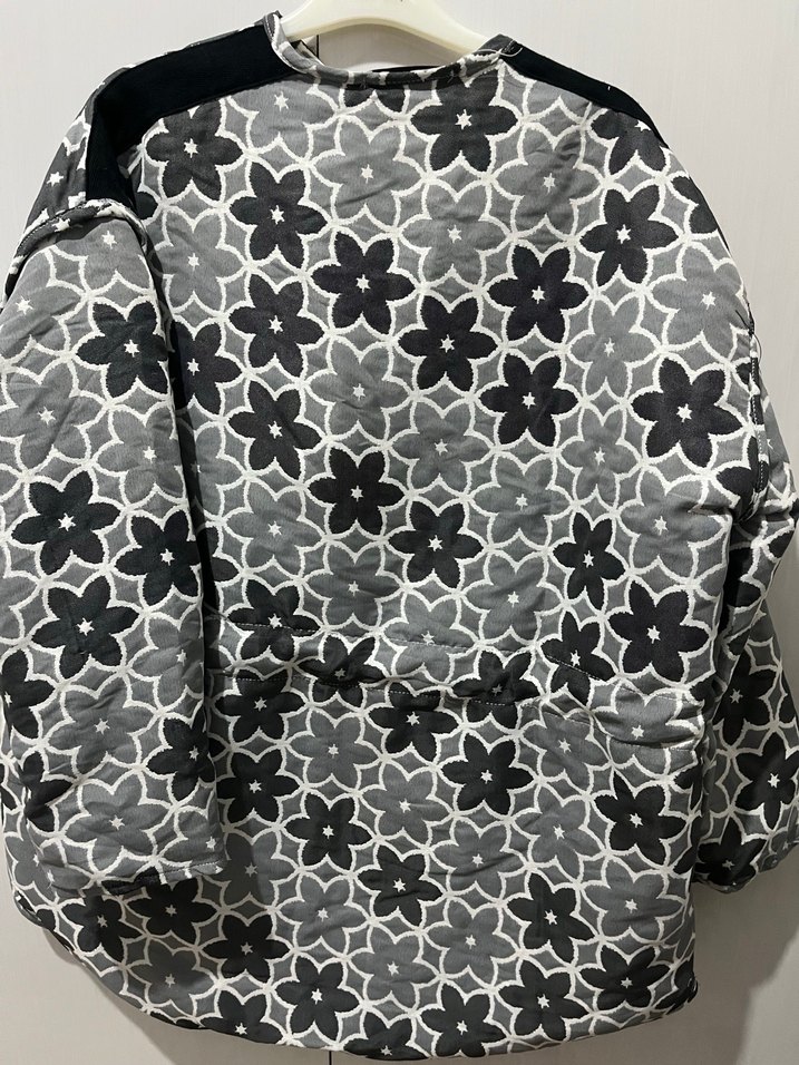 Gri Çiçek Desenli Kadın Düğmeli Ceket - Görsel 2