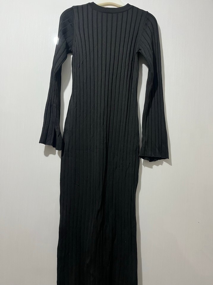 Uzun Kollu Siyah Piliseli Uzun Elbise - Görsel 2