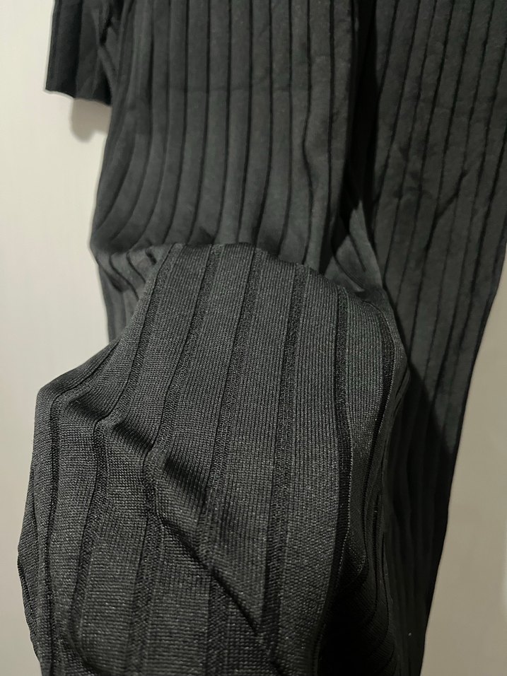 Uzun Kollu Siyah Piliseli Uzun Elbise - Görsel 4