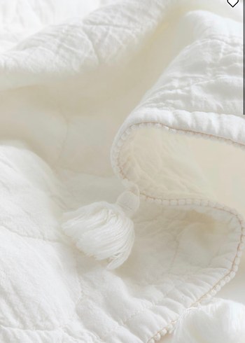 H&M PAMUKLU KAPİTONE YATAK ÖRTÜSÜ - Görsel 3