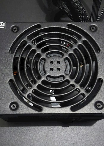 Corsair CV650 Siyah Güç Kaynağı - Görsel 2