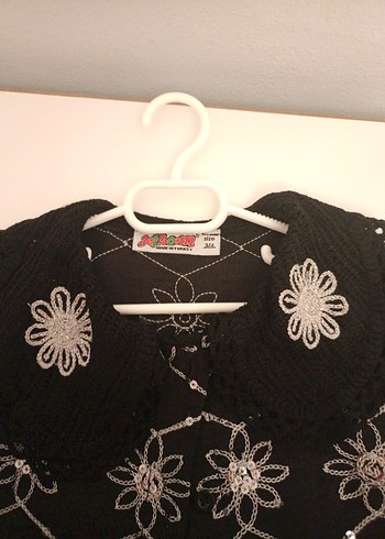 Boncuk İşlemeli Siyah kız çocuk gömlek - Görsel 4