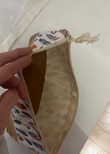 2 ADET ÇANTA. Biri bez kol çantası diğeri sapsız makyaj çantası - Görsel 19