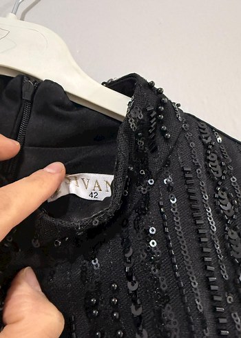 Uzun Siyah Nakışlı Gotik Kadın Abiye Elbise - Görsel 4