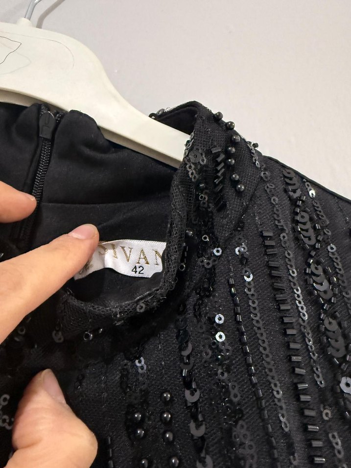 Uzun Siyah Nakışlı Gotik Kadın Abiye Elbise - Görsel 4