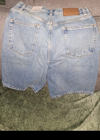 Düğmeli Geniş Kesim Kadın Mini Denim Şort - Görsel 2