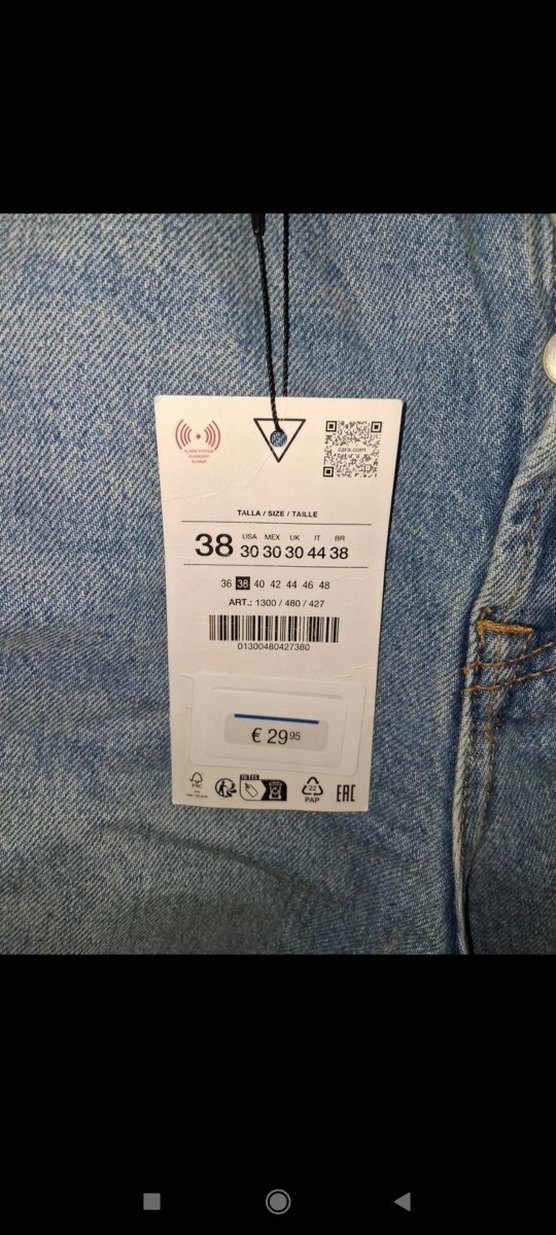 Düğmeli Geniş Kesim Kadın Mini Denim Şort - Görsel 3