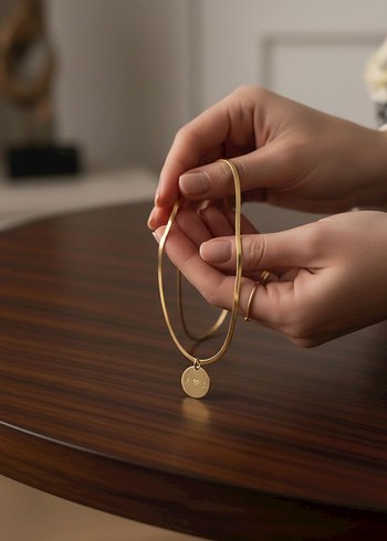 Kişiye Özel Çelik Kolye Lazer İsim & Harf Yazılı Yuvarlak Kolye - Görsel 3