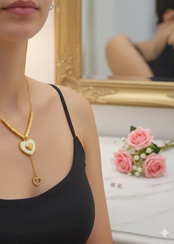 Altın Renkli Mini Çiçekli Zincir Kolye - Görsel 2