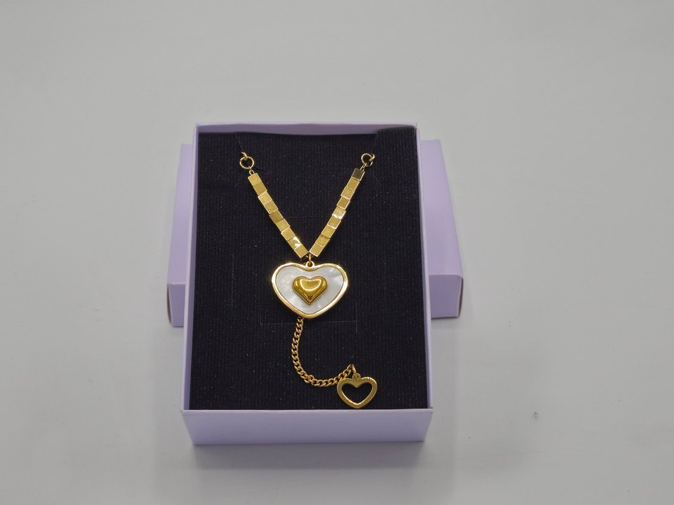 Altın Renkli Mini Çiçekli Zincir Kolye - Görsel 5