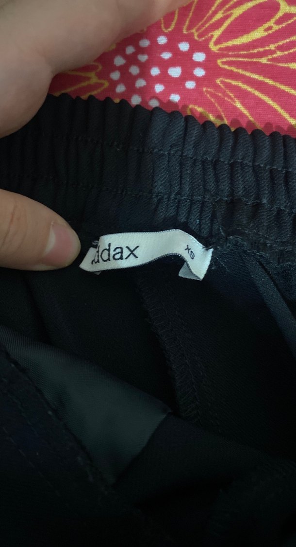 Düğmeli Siyah Kadın Kumaş Pantolon  yeni hiç giyilmemiş - Görsel 3