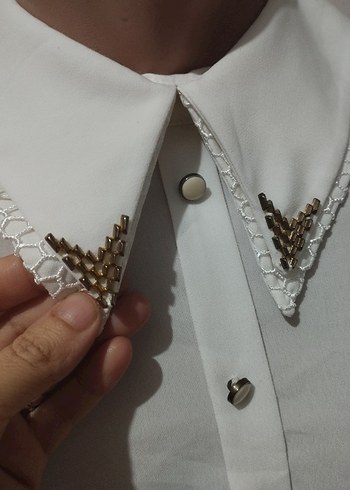 Düğmeli Beyaz Kadın Gömlek - Görsel 3