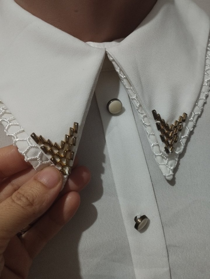 Düğmeli Beyaz Kadın Gömlek - Görsel 3