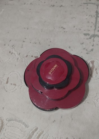 ufak  eksıkleri var 
Çiçek Şeklinde Çok Renkli Far Paleti - Görsel 3