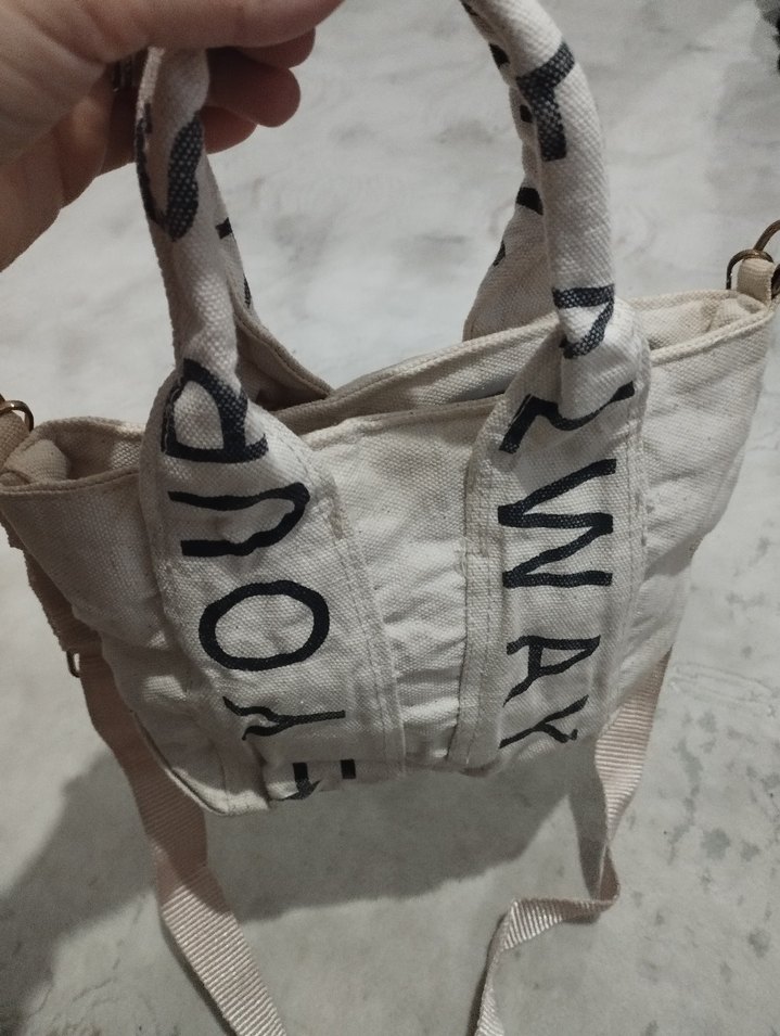 Beyaz Baskılı Keten Fermuarlı Kadın Çanta - Görsel 4