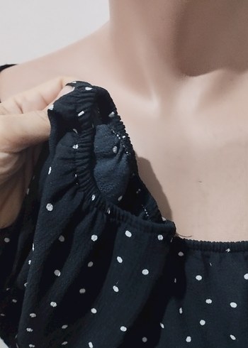 Gri Puantiyeli Uzun Kollu Kayık Yaka Bluz - Görsel 3