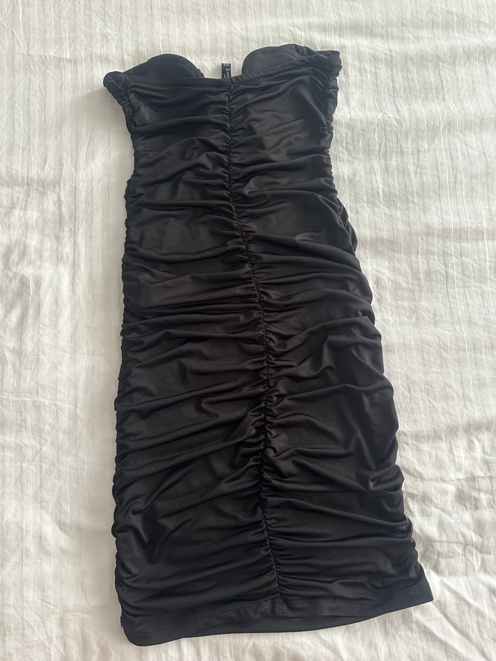 Stradivarius Siyah Straplez Elbise - Görsel 5