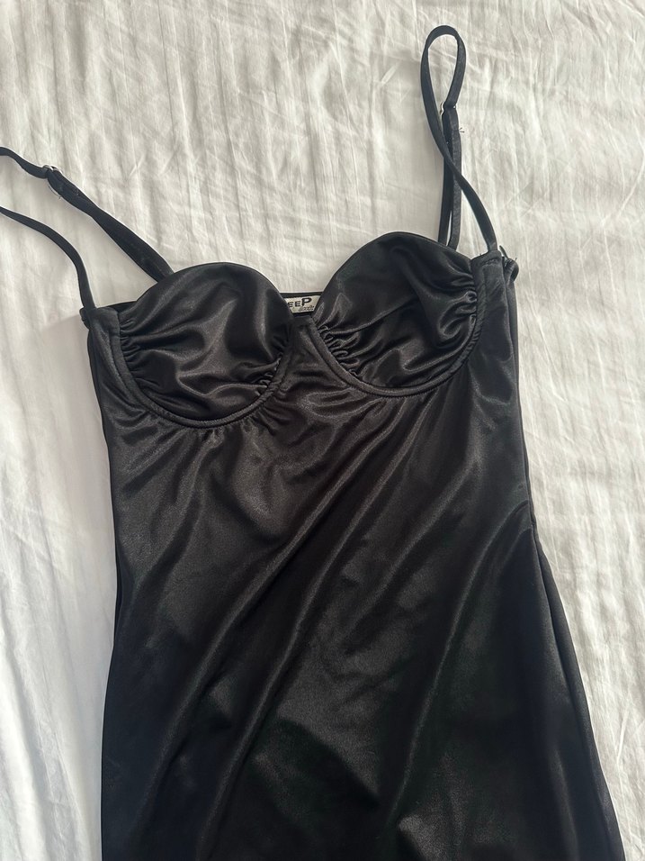 Uzun Siyah Saten elbise - Görsel 3