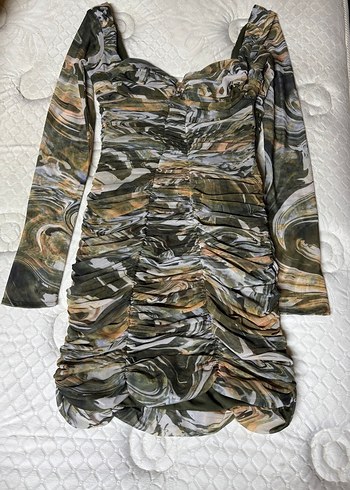 Drapeli Bağlama Desenli Uzun Kollu Straplez Elbise - Görsel 3