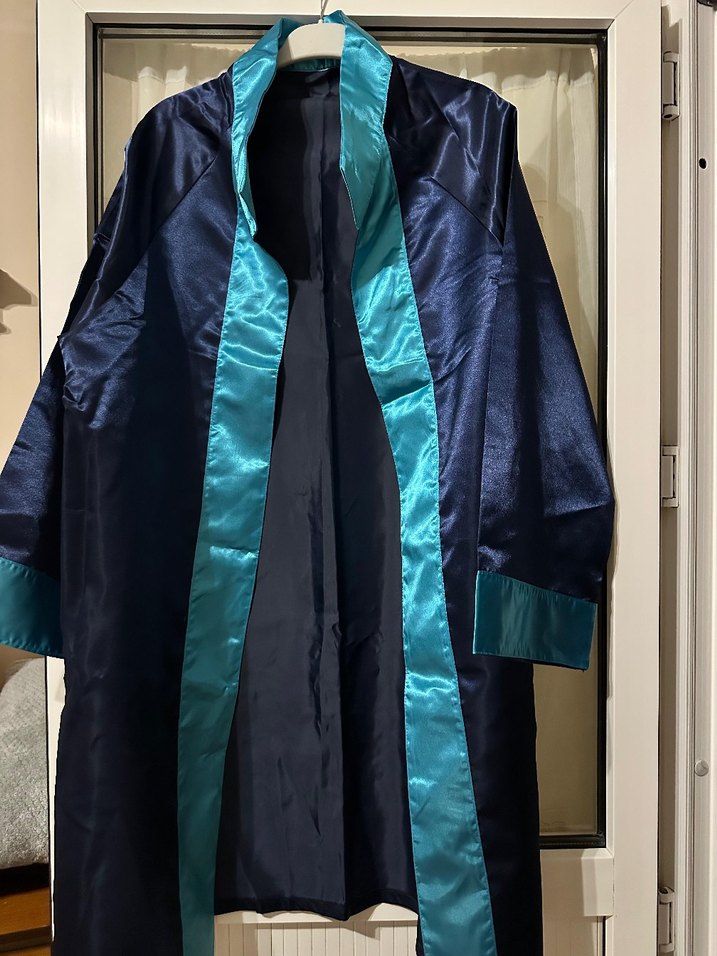 Mavi Mezuniyet Cübbesi - Görsel 4