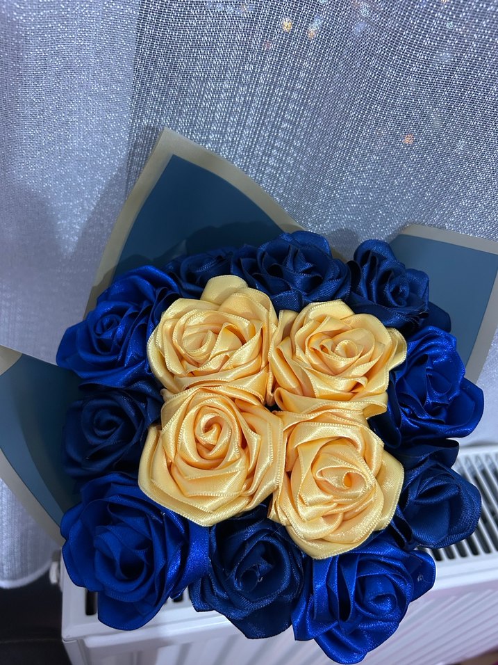 Renkli kurdeleden gül buketi - Görsel 2