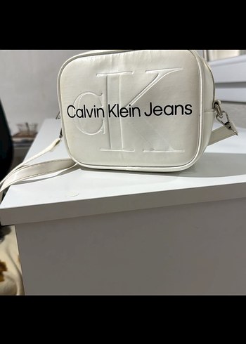 Beyaz Calvin Klein Jeans Deri Çapraz Çanta - Görsel 3