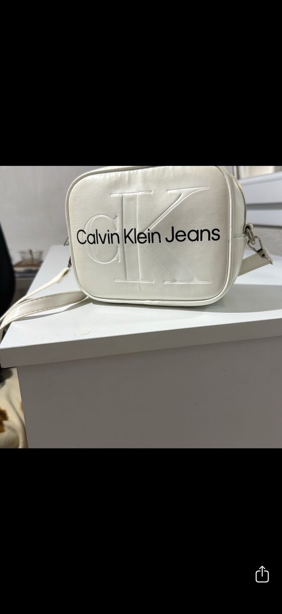 Beyaz Calvin Klein Jeans Deri Çapraz Çanta - Görsel 3