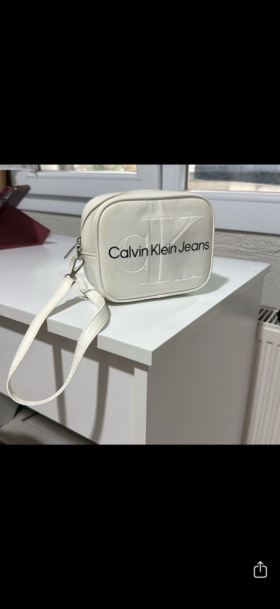 Beyaz Calvin Klein Jeans Deri Çapraz Çanta - Görsel 2