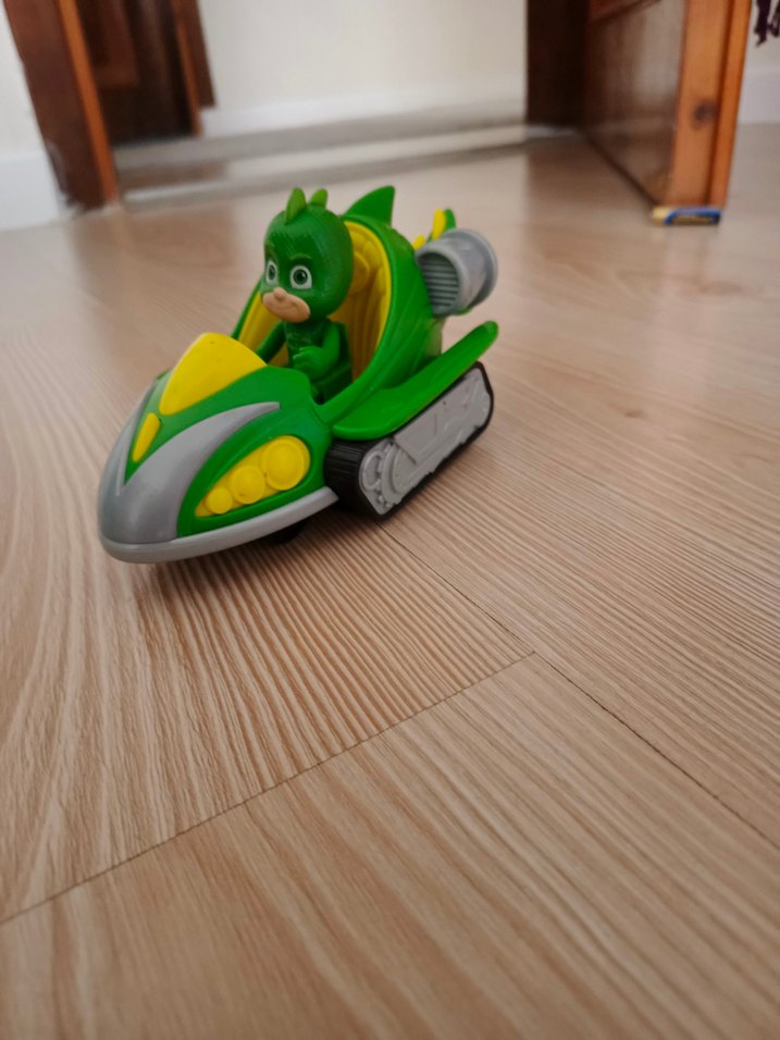 pj maskeliler araba ve figür - Görsel 5