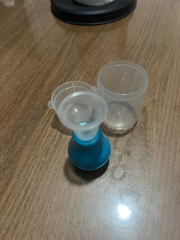 Mavi Göğüs Pompası ve Kapaklı Saklama Kabı - Görsel 2