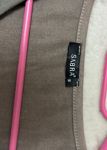 Desenli kolsuz elbise - Görsel 3