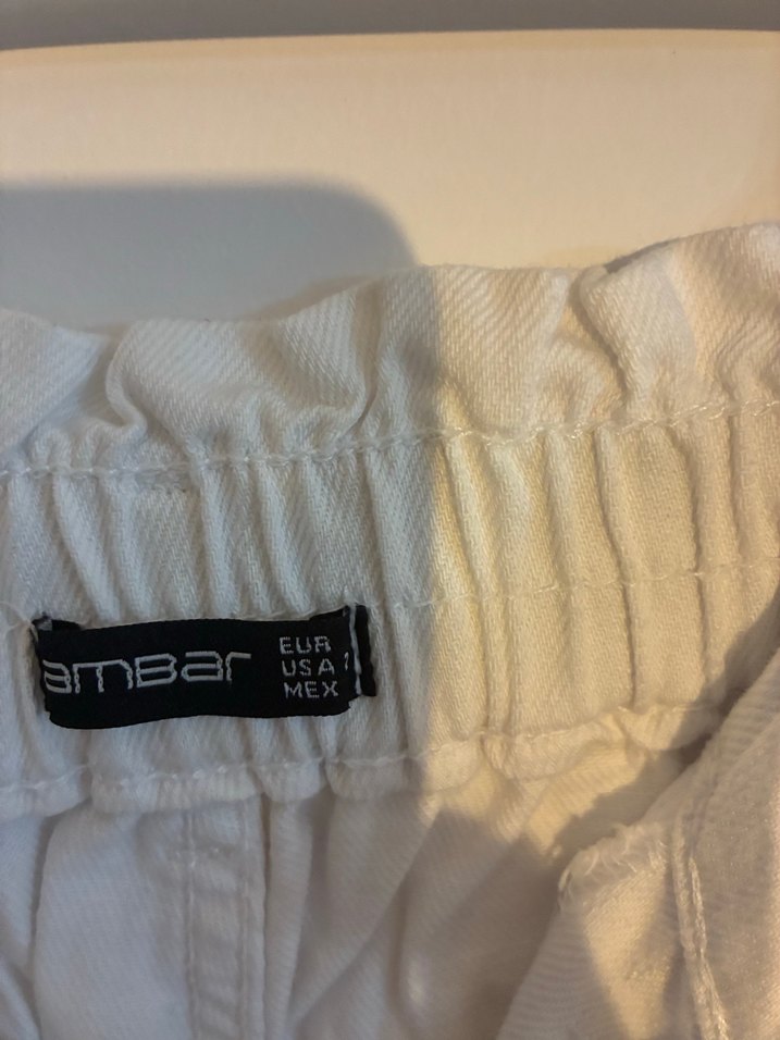 Düğmeli Beyaz Yüksek Bel Kot Şort - Görsel 3