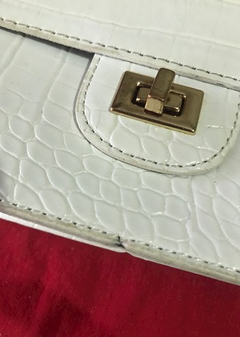 Beyaz Yılan Derisi Desenli Zincir Detaylı Kadın Çanta - Görsel 2