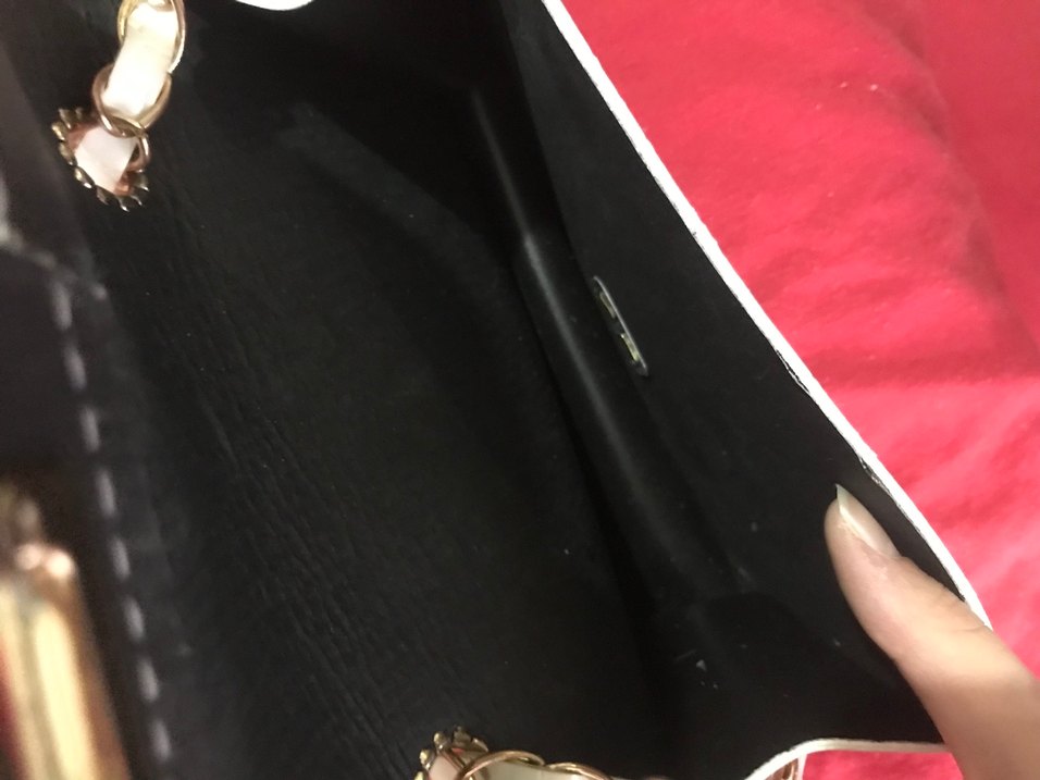 Beyaz Yılan Derisi Desenli Zincir Detaylı Kadın Çanta - Görsel 3