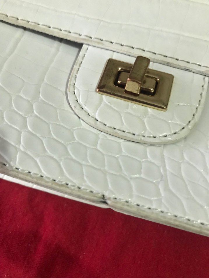 Beyaz Yılan Derisi Desenli Zincir Detaylı Kadın Çanta - Görsel 2